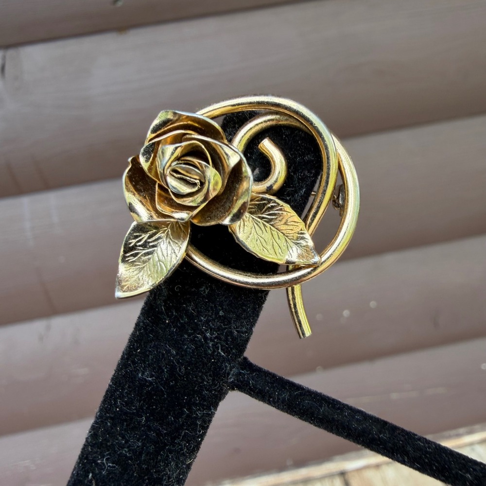 Vintage Rose Brooch Pin Womens Gold Tone Floral Swirl Circular Design